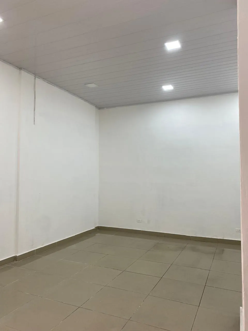 SE ALQUILA EXELLENTE LOCAL PB - 9