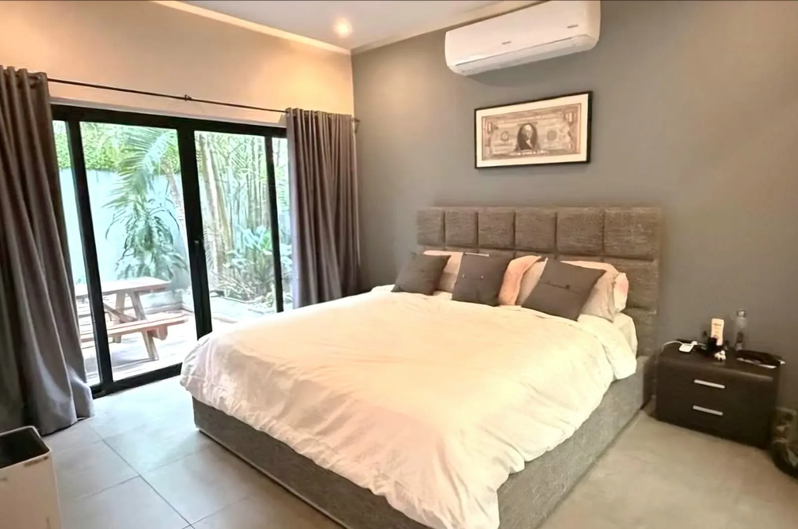 EN VENTA | CASA COMPLETAMENTE REMODELADA Y AMOBLADA EN EL CENTRO DE LA CIUDAD - 7