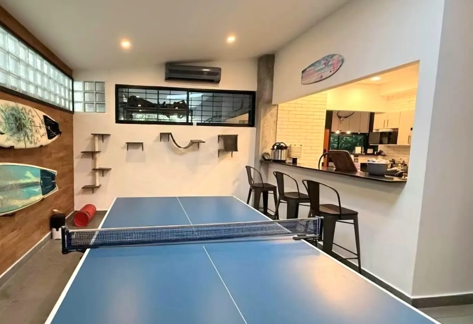 EN VENTA | CASA COMPLETAMENTE REMODELADA Y AMOBLADA EN EL CENTRO DE LA CIUDAD - 3