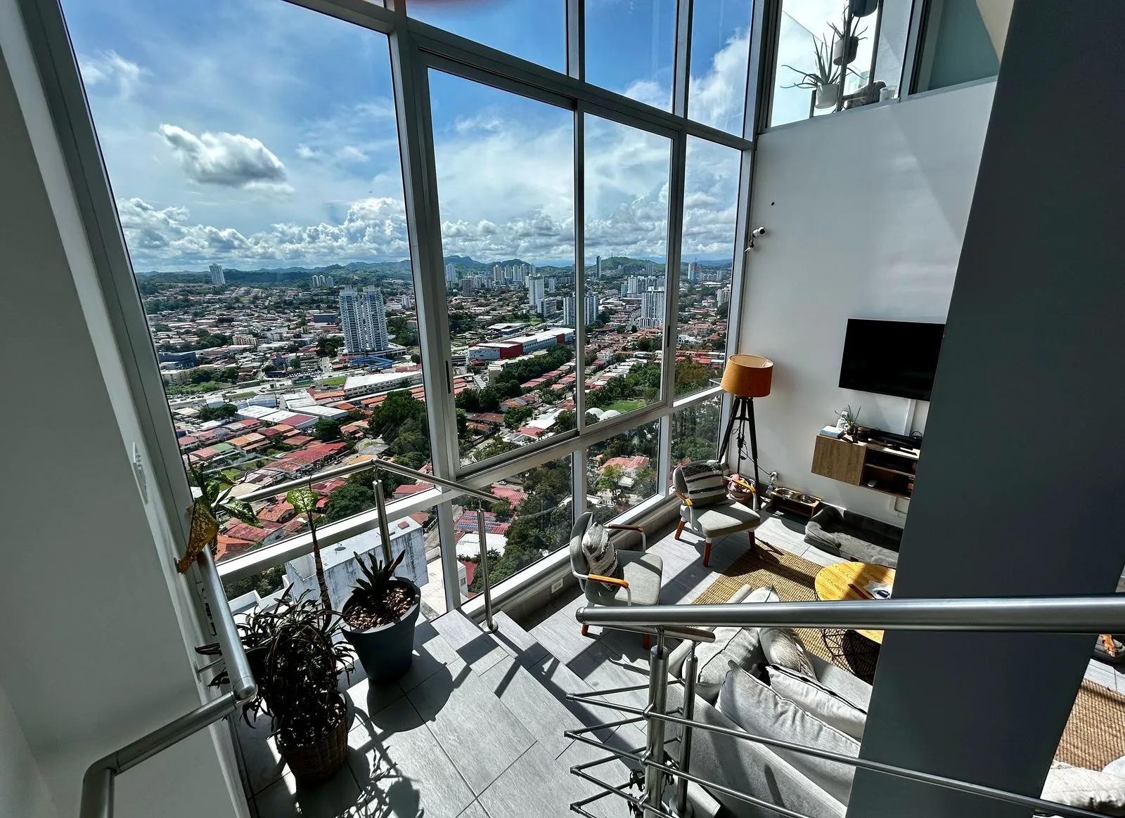 SE ALQUILA LOFT |PH LOMA VISTA | VIA ESPAÑA | AMOBLADO | 2 RECÁMARAS — foto 4