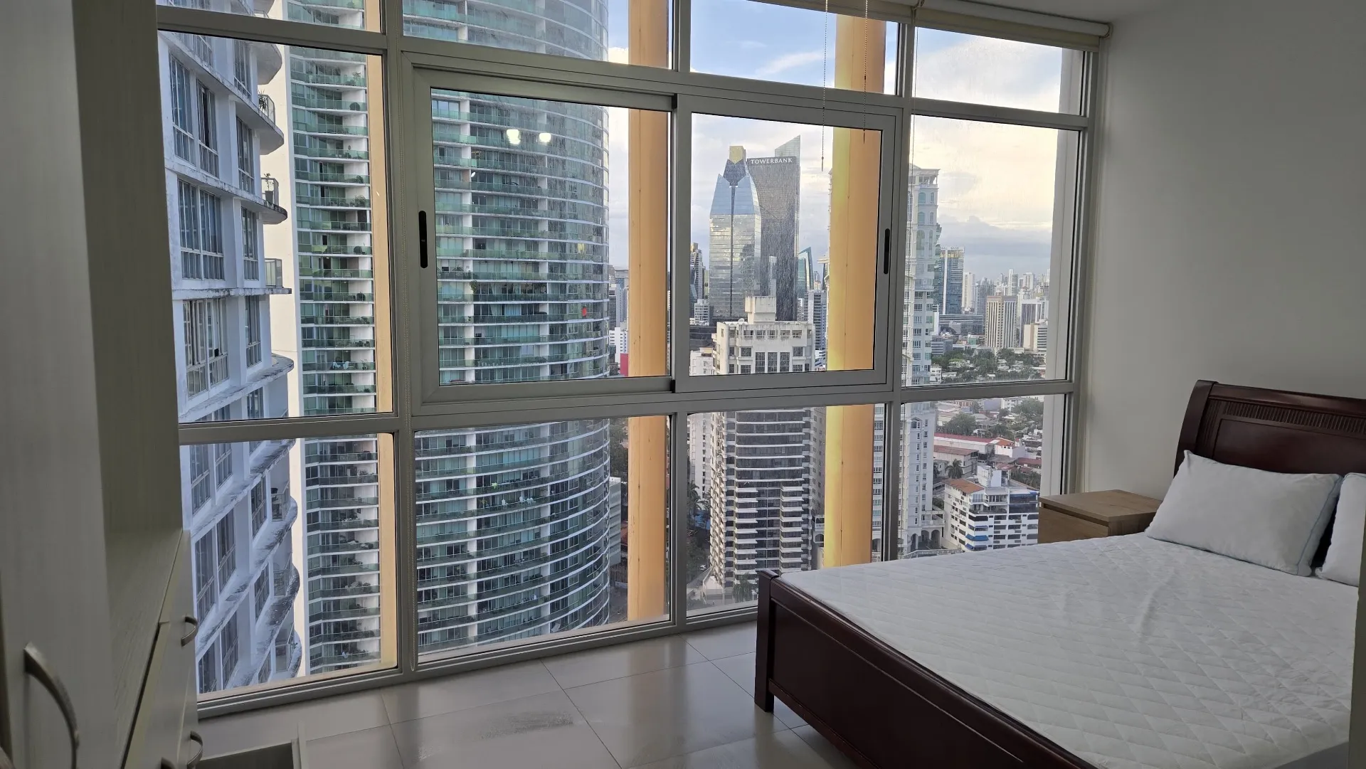 ALQUILER DE APARTAMENTO AMOBLADO EN BELLA VISTA — foto 4